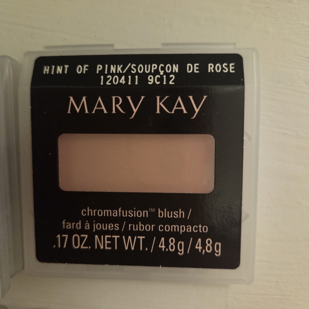 Mary Kay Hint of Pink Blush